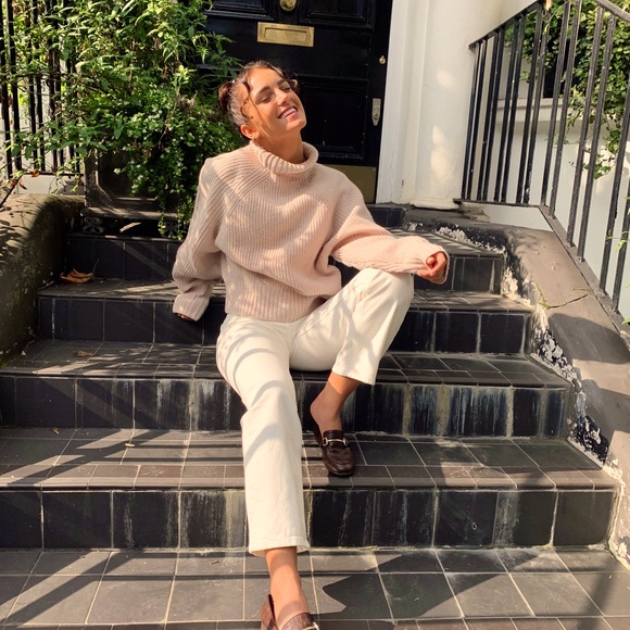 Meet your Posher, Emily - Picture 1 of 5